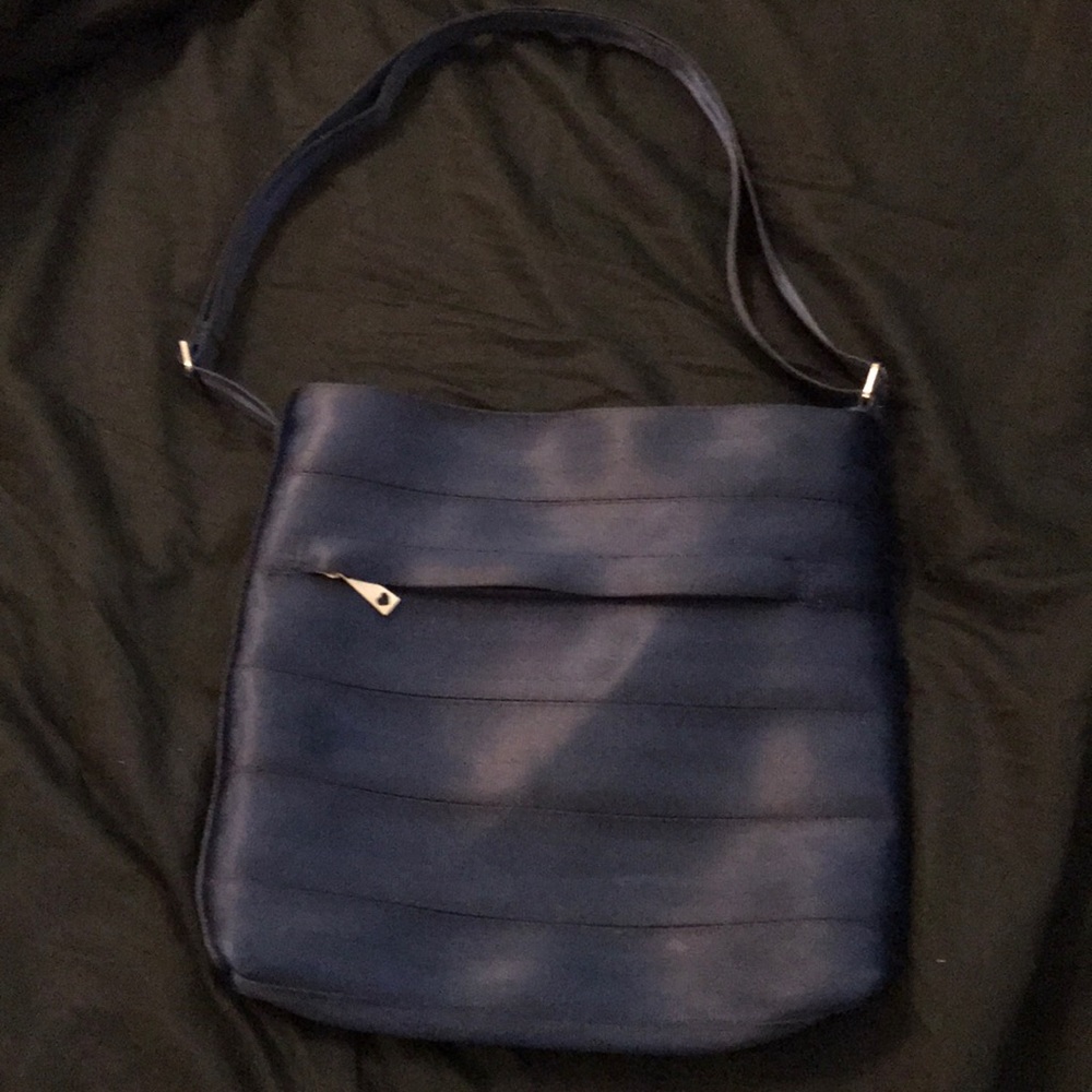 Harvey’s Streamline Crossbody